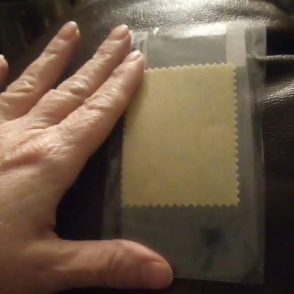 Cell Phone Screen Protector & Cloth - Picture 5 of 5